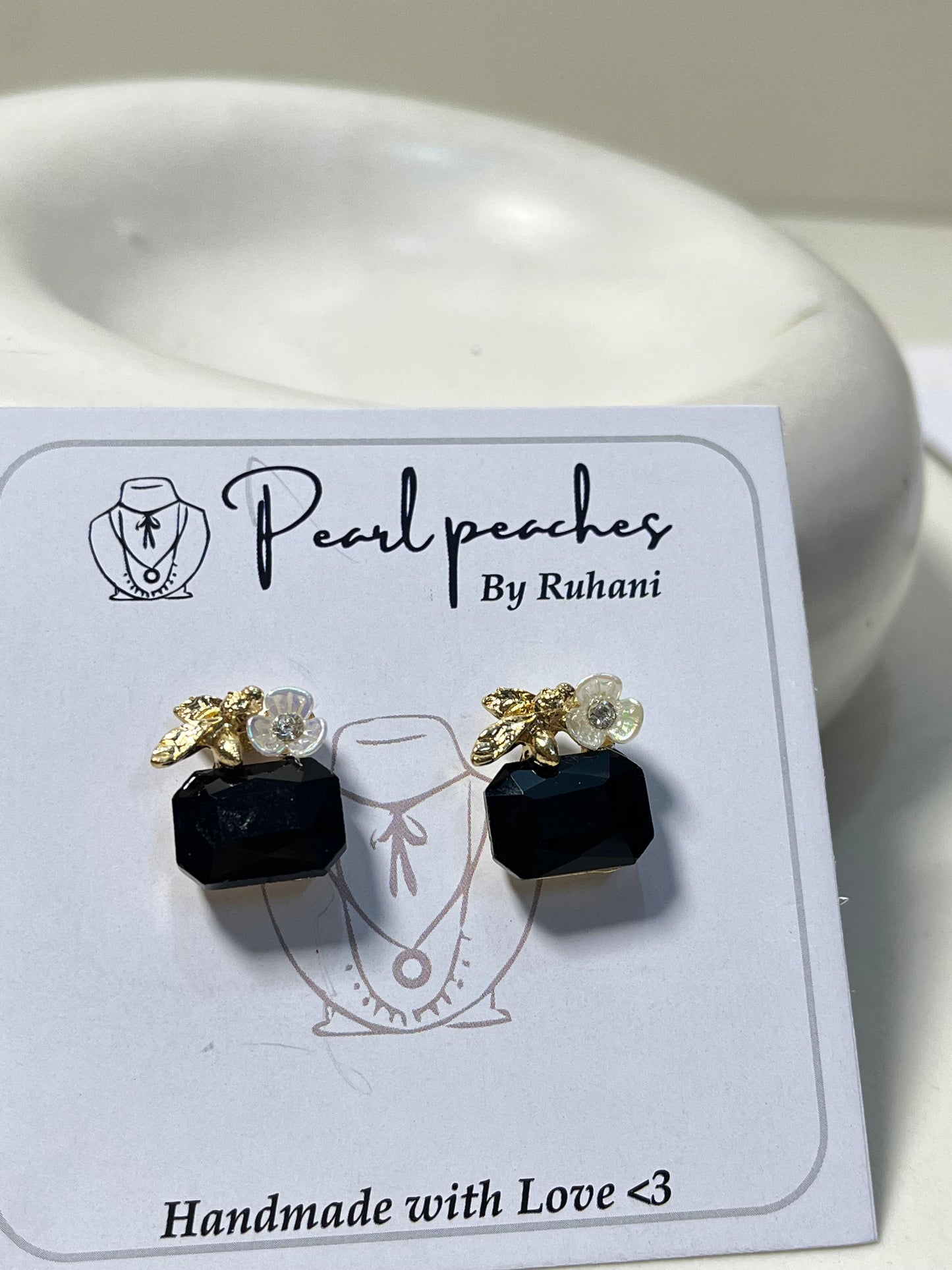NoirBloom Earring |deep black gemstone🖤🐝