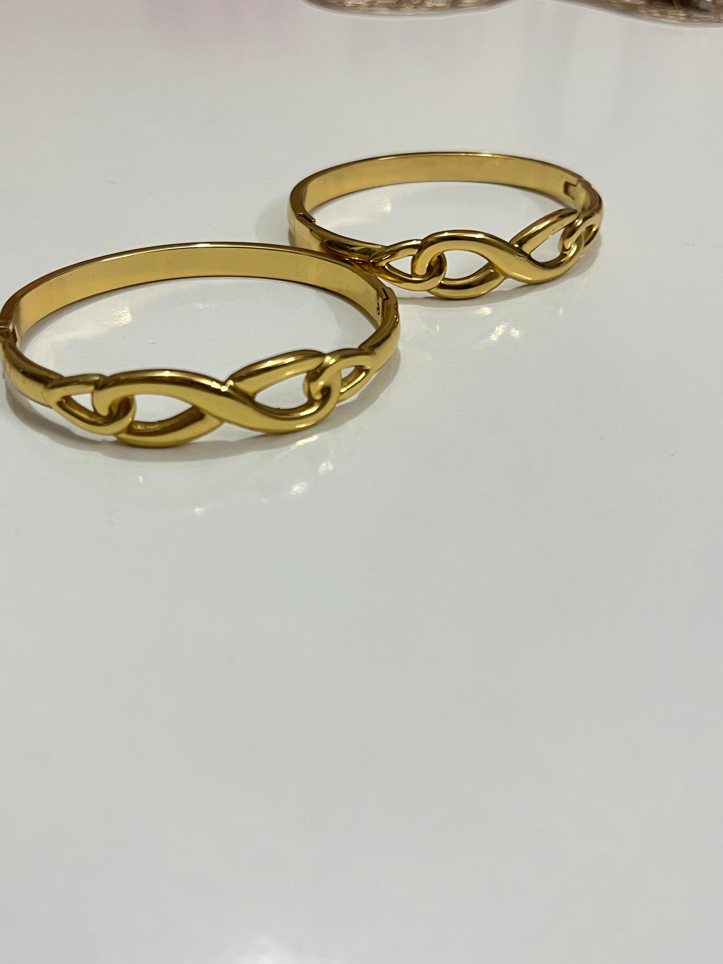 Eternal Radiance Bangles๐๐