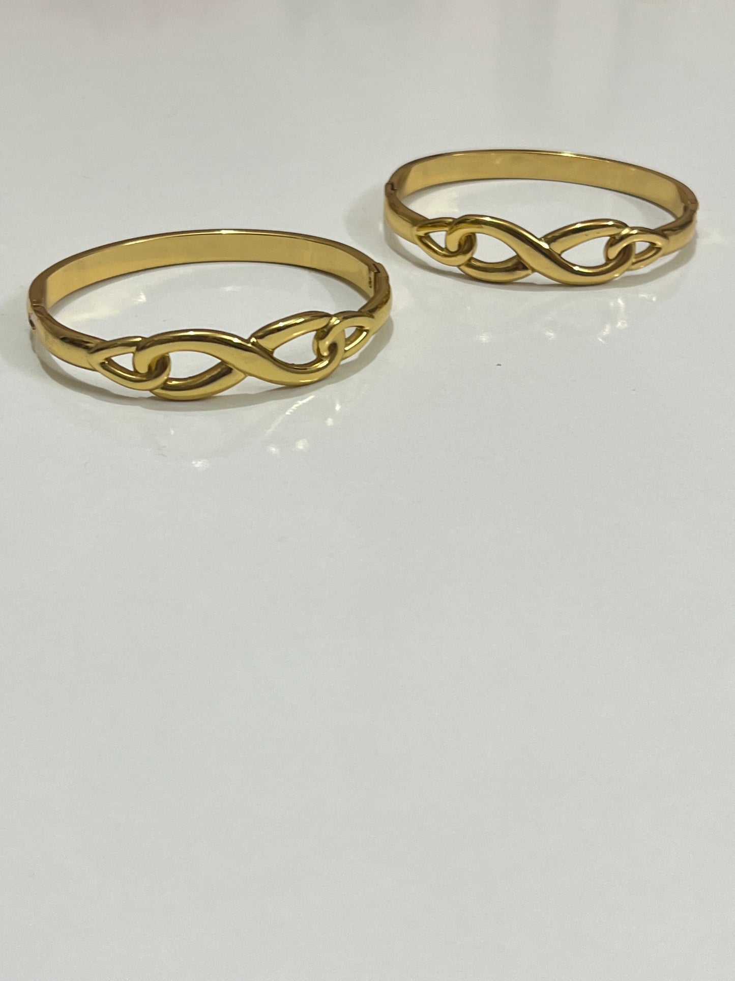 Eternal Radiance Bangles๐๐