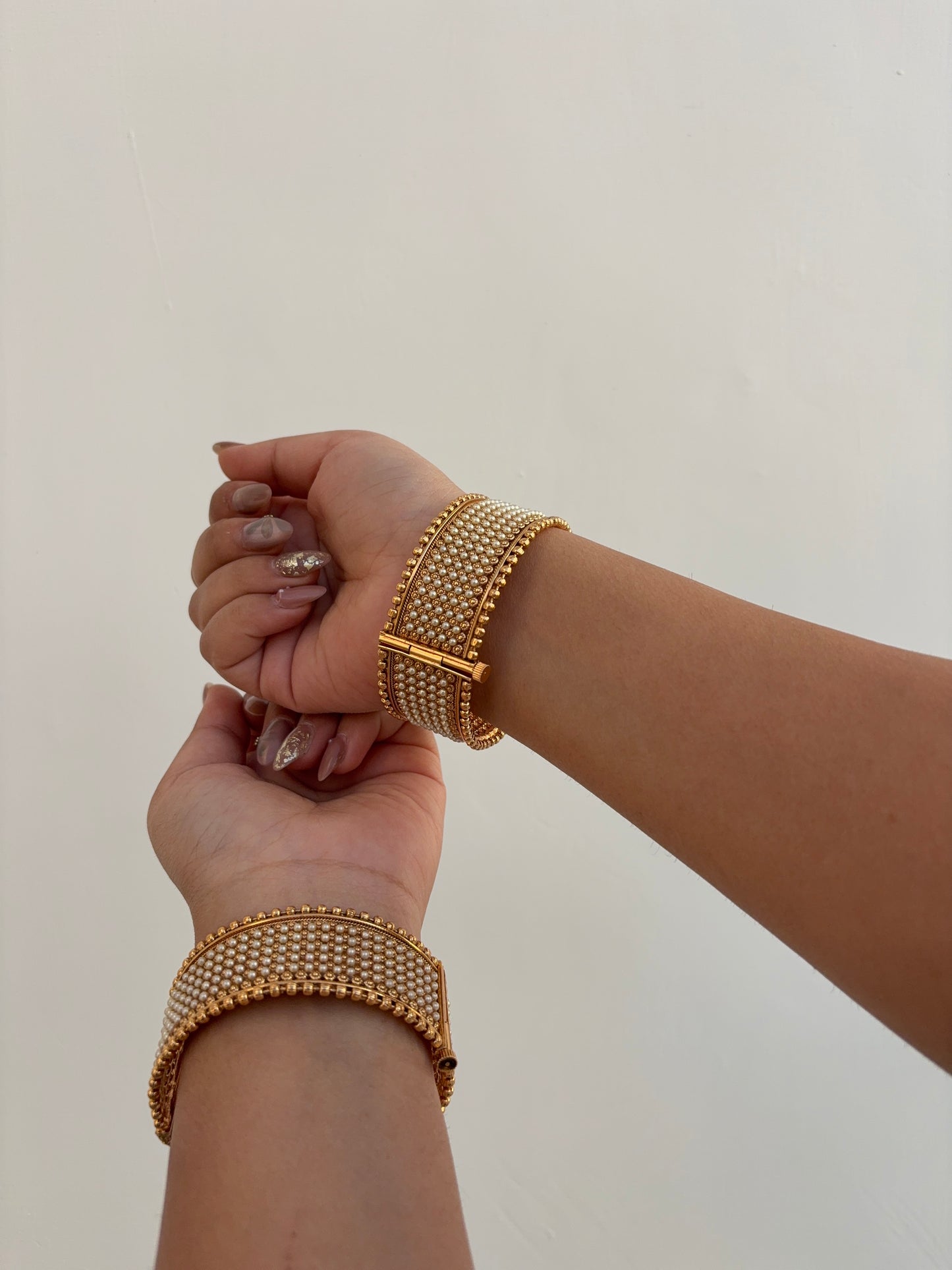 Shaahi Pearl Luxe Bangles πβ¨