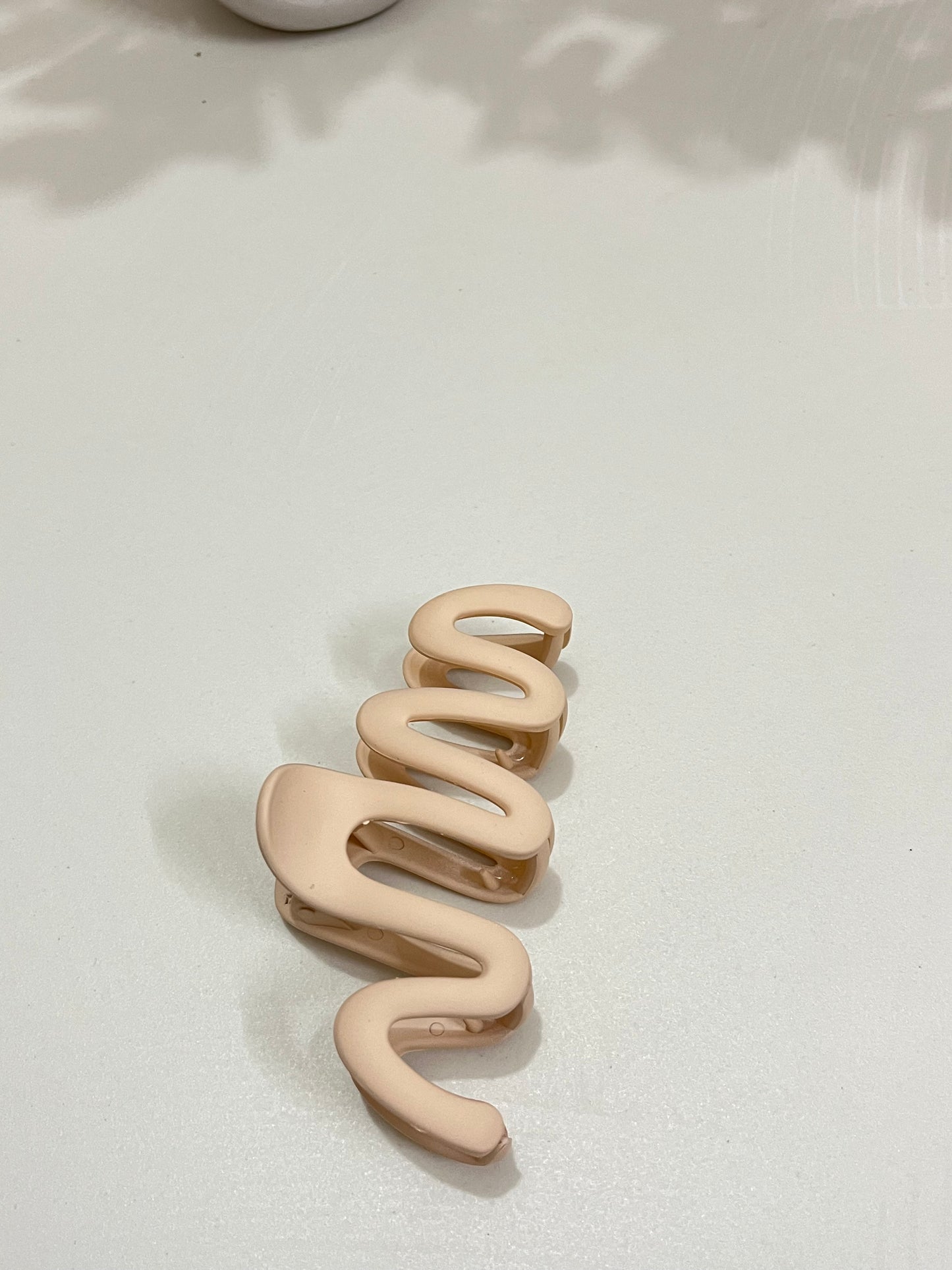 βοΈ Sandy Swirl β Nude Wavy Clip π€β¨