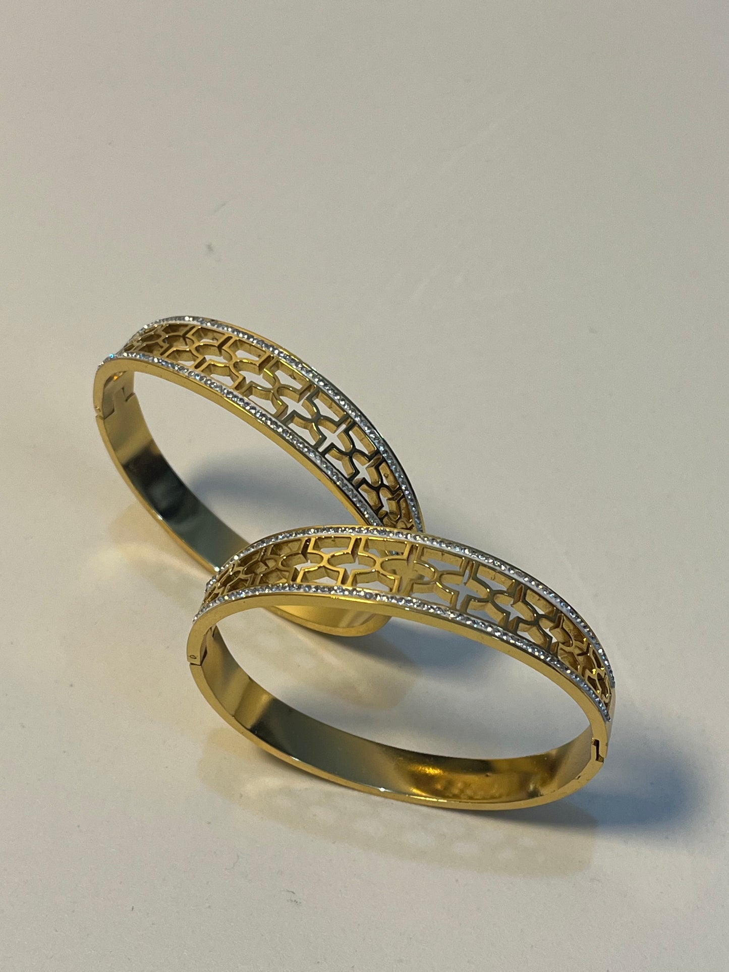 ✨ Celestial Grace Bangles(Antitarnish)