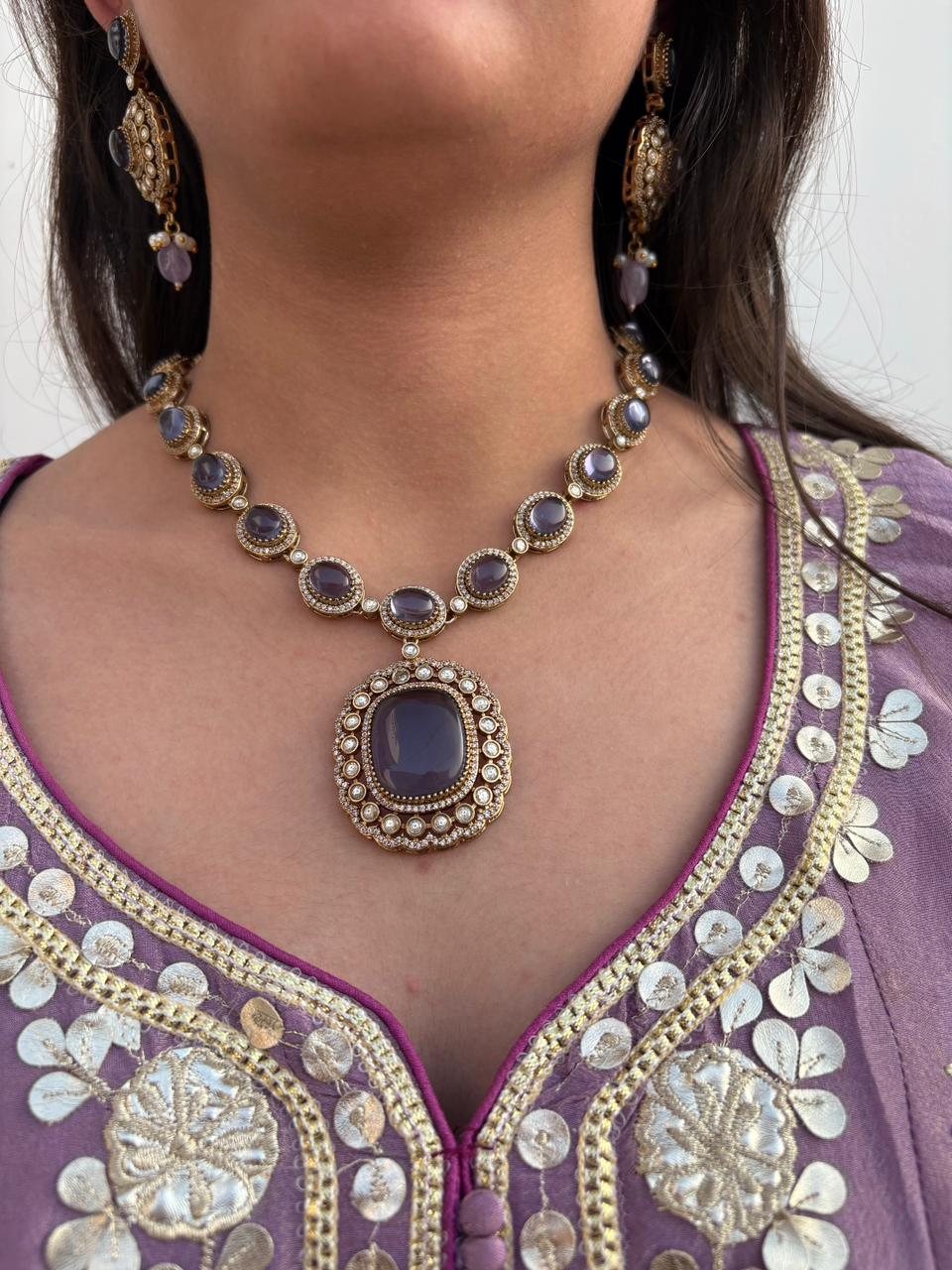 Royal Lavender Kundan Necklace Set