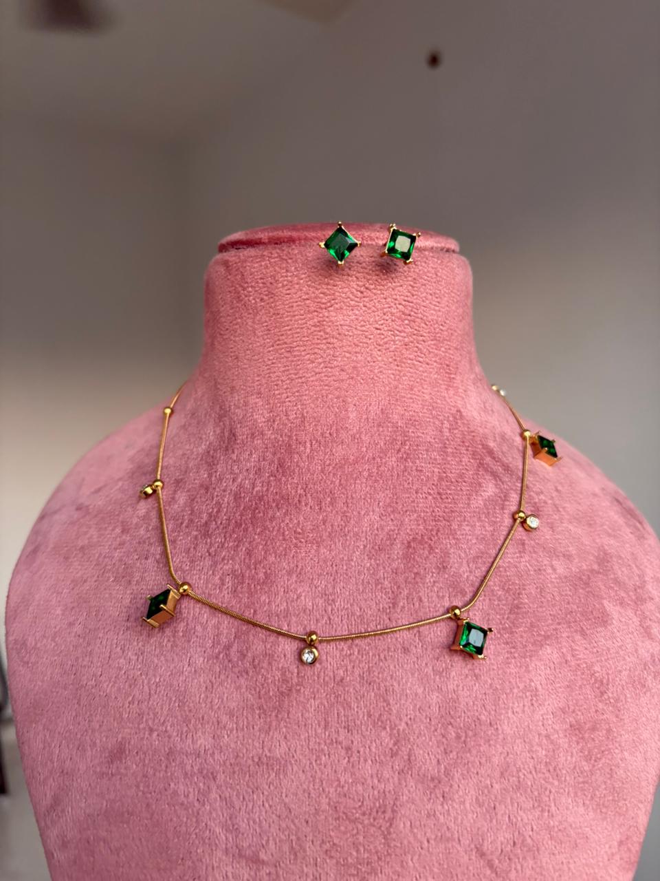 Emerald Dainty Drop Set