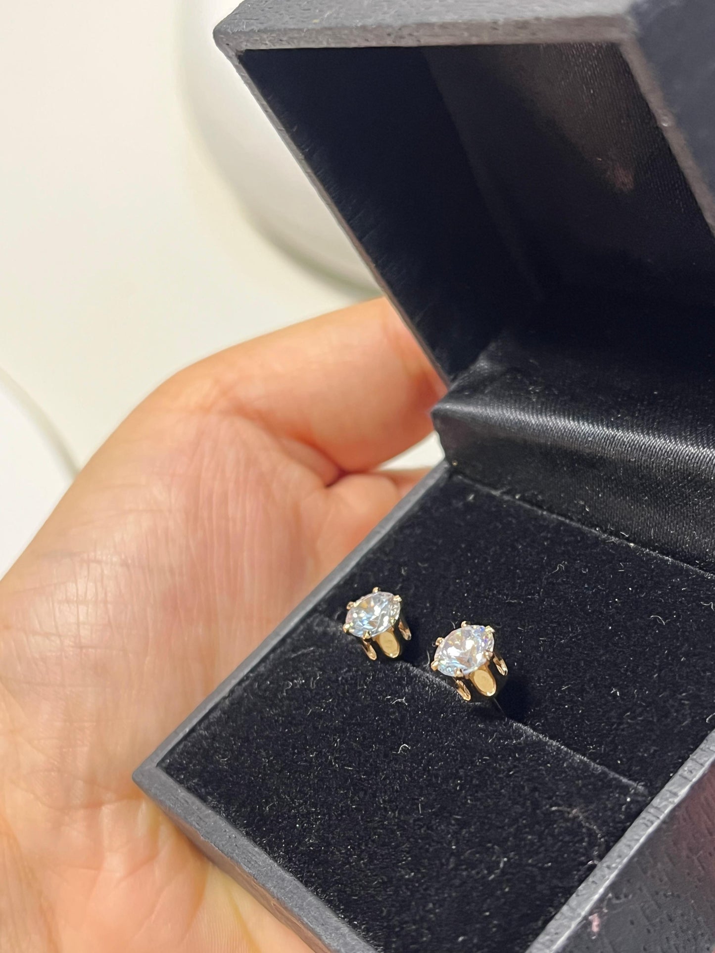 ShineDot | Solitaire Stud Earrings💫💖