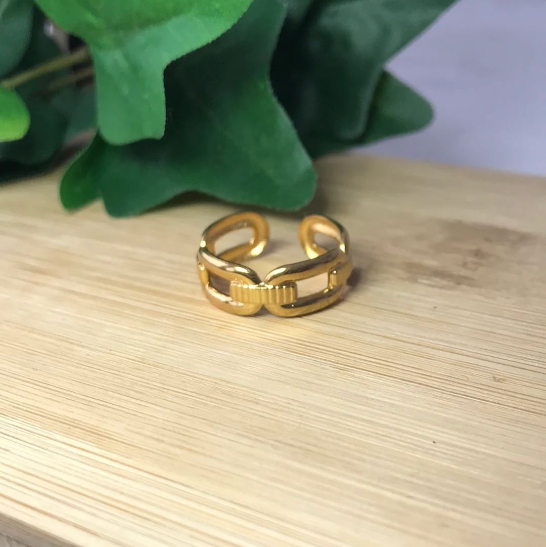 Linked Allure ring⛓️✨