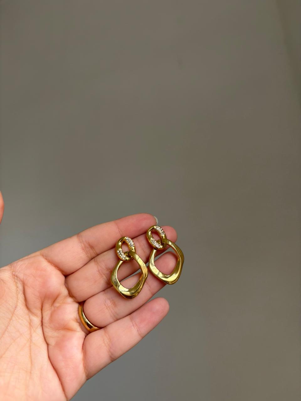 Golden Knot Luxe Drops