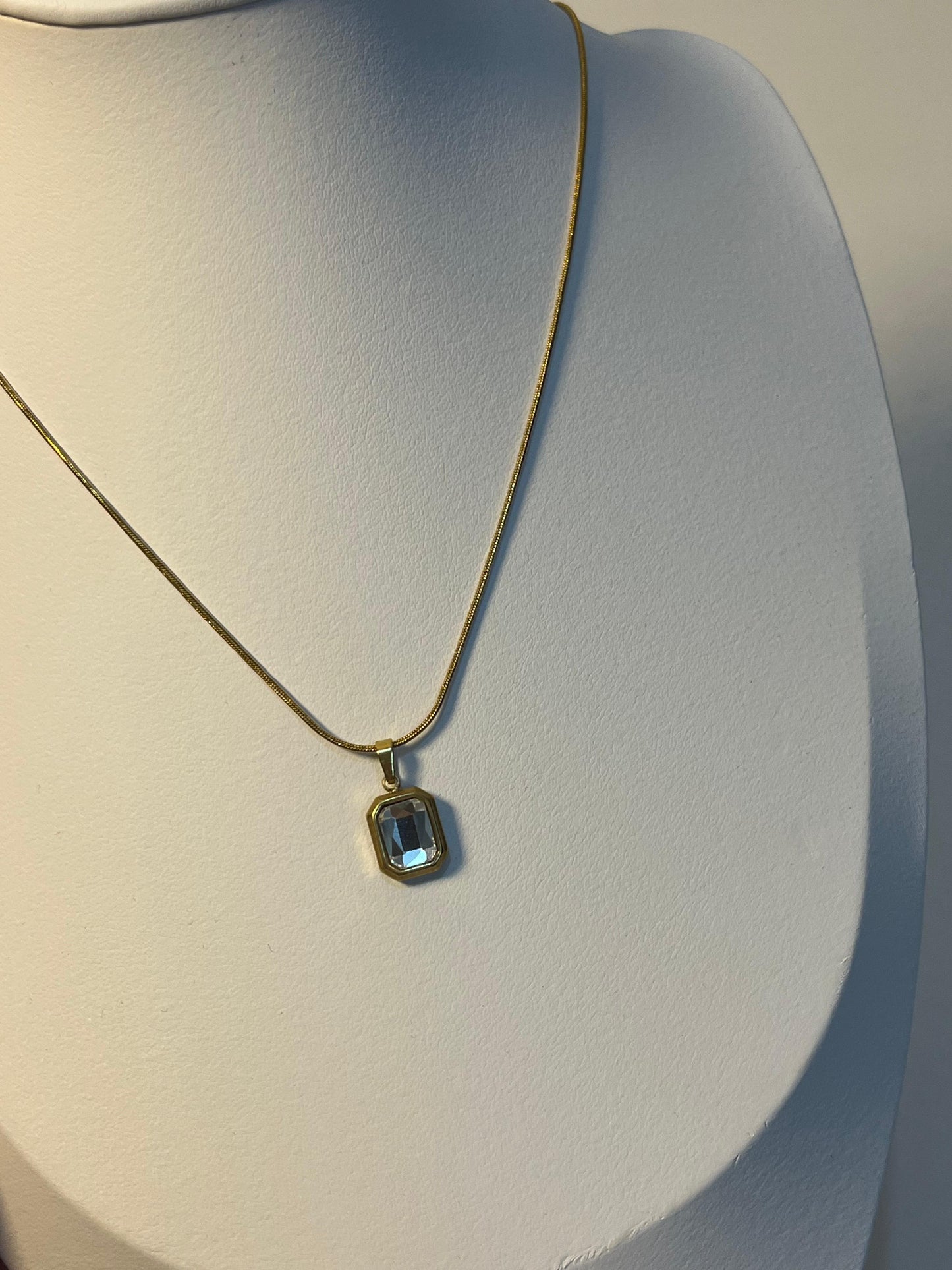 RegalEdge Necklace💎✨