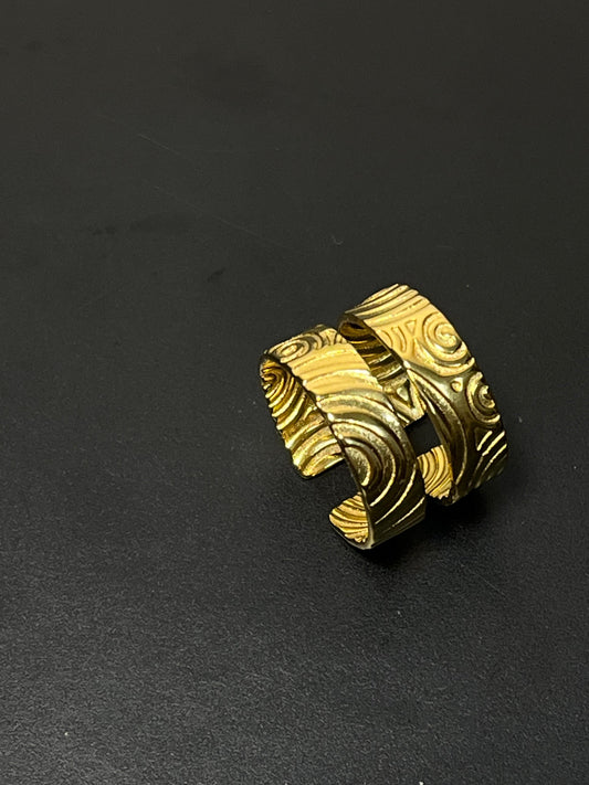MajesticGlow Ring 💛🔥