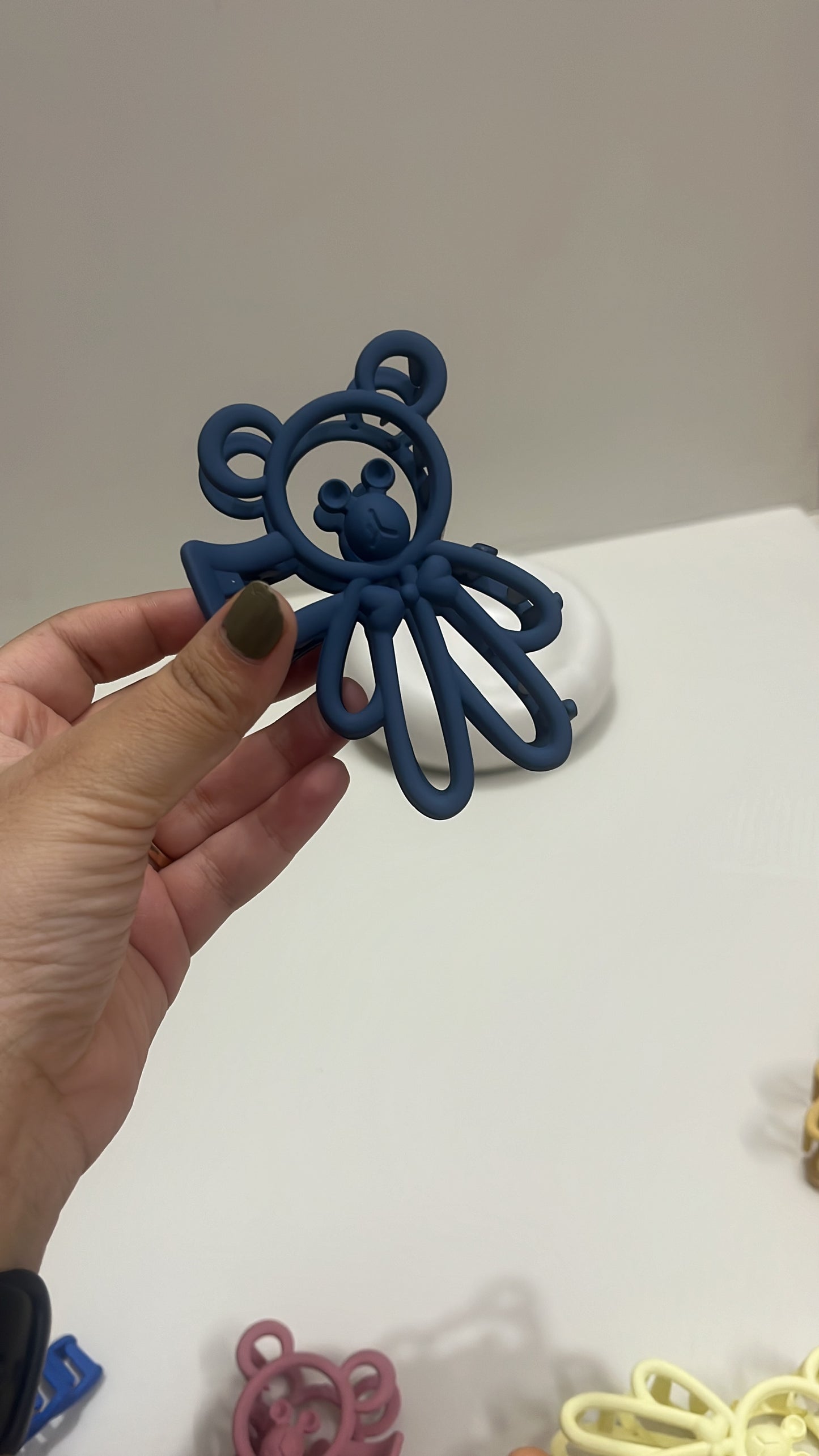 RosieGlow Bear Hug Clip 🌸🐻