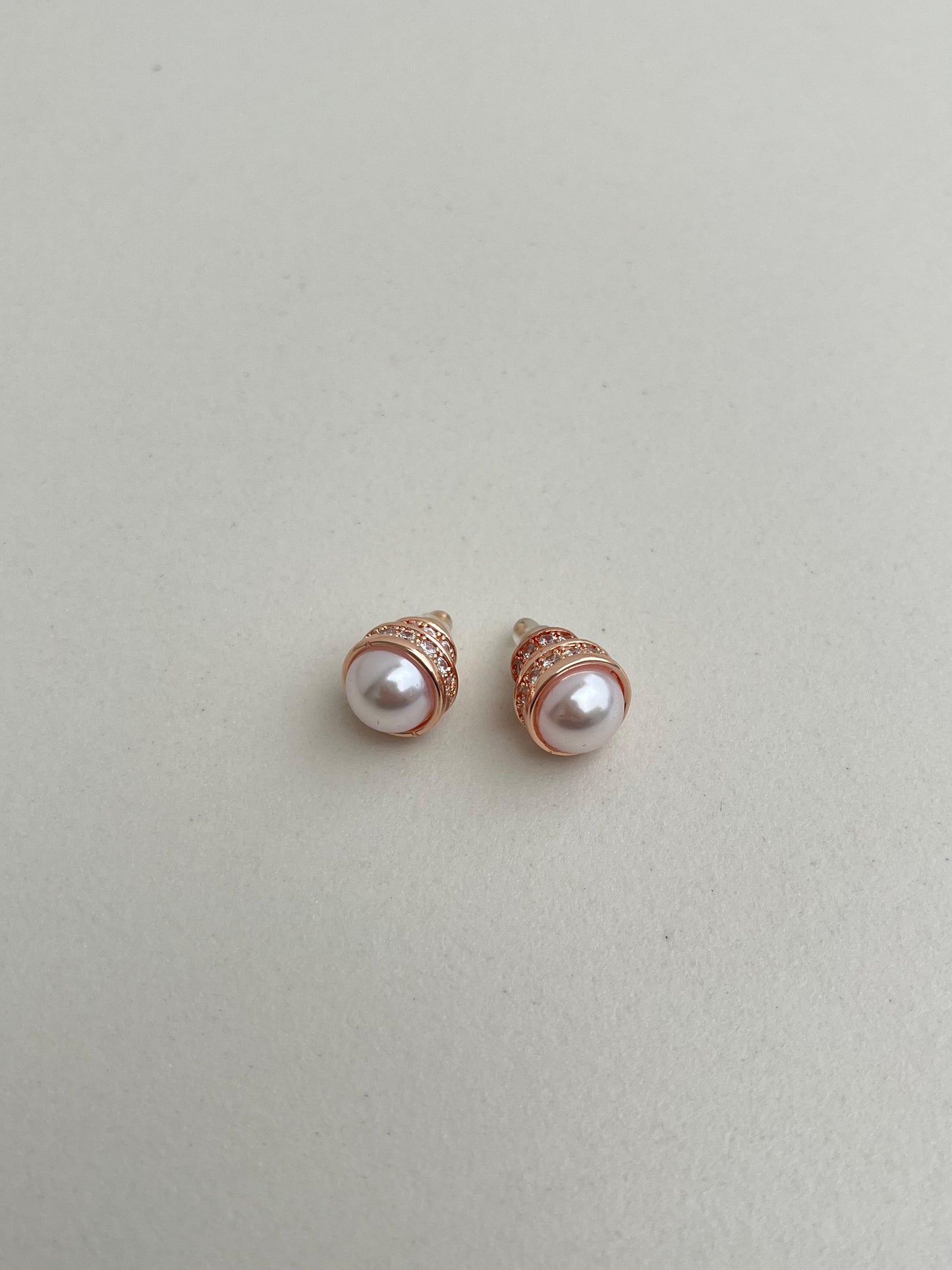 VelvetPearl Earrings🕊️🤍