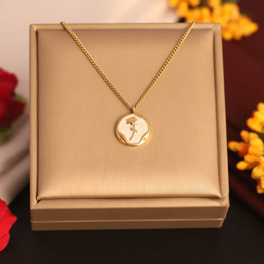 IvoryBloom Pendant 🌹⚪