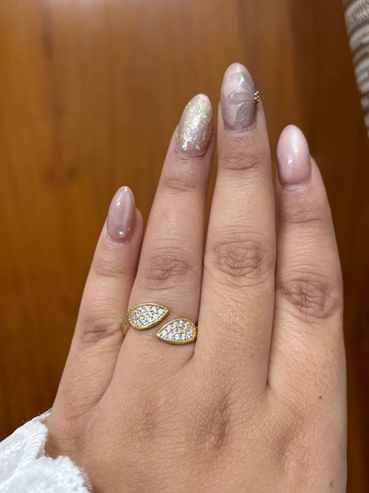 Twin Petal Spark Ring 🌸💎