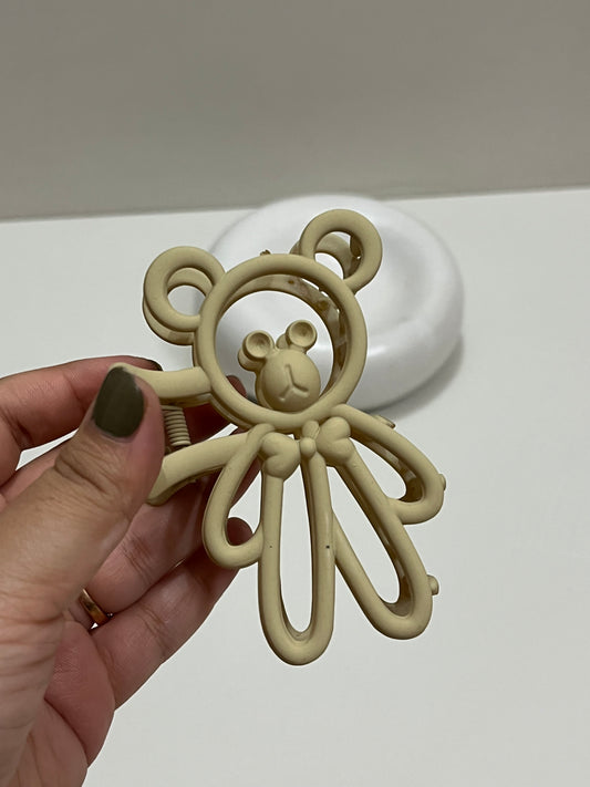 Vanilla Bear Hug Clip 🍦🐻