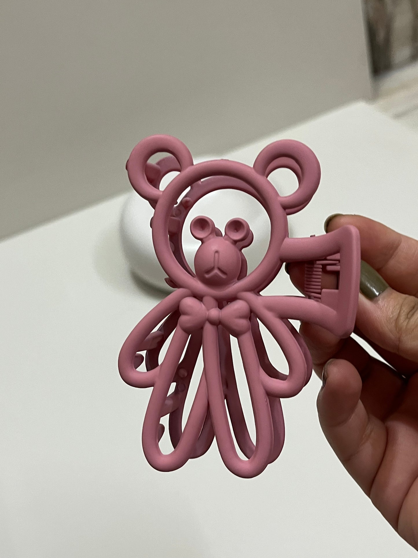 RosieGlow Bear Hug Clip 🌸🐻