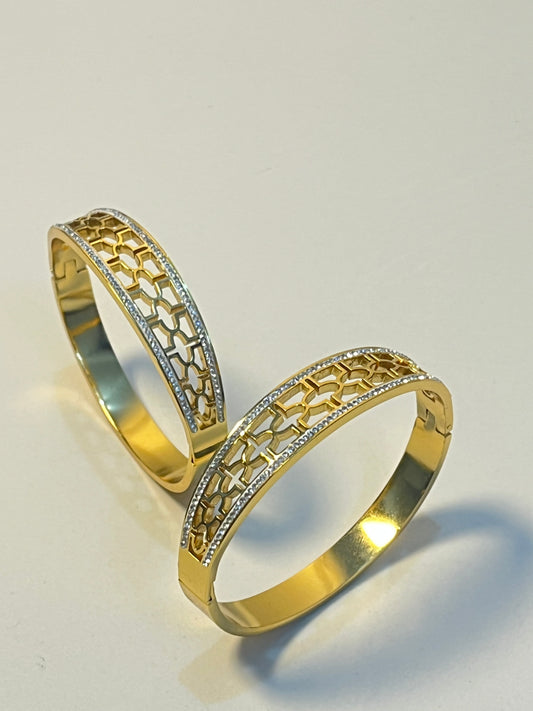 ✨ Celestial Grace Bangles(Antitarnish)