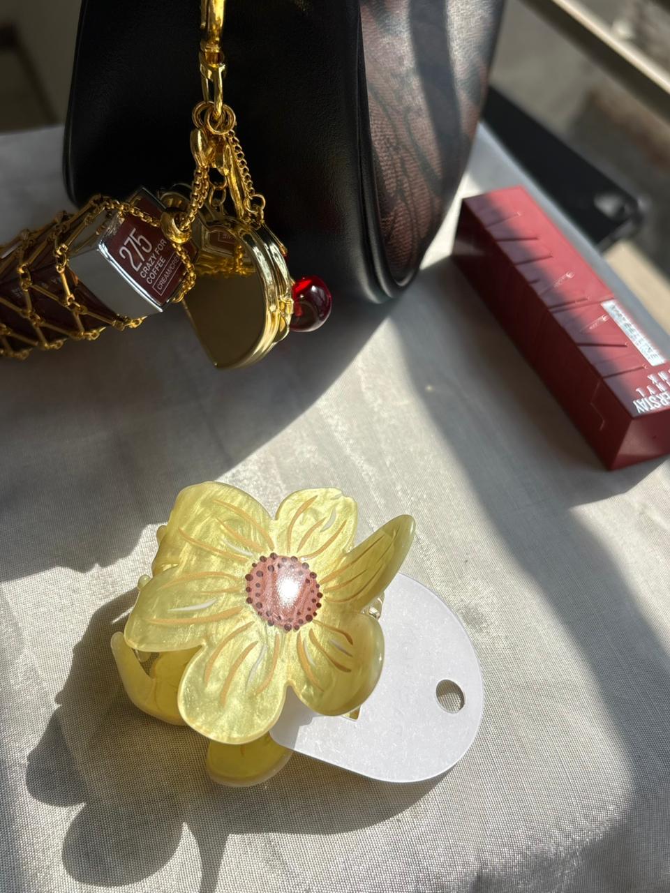 Butter Blossom Hair Claw 🌼