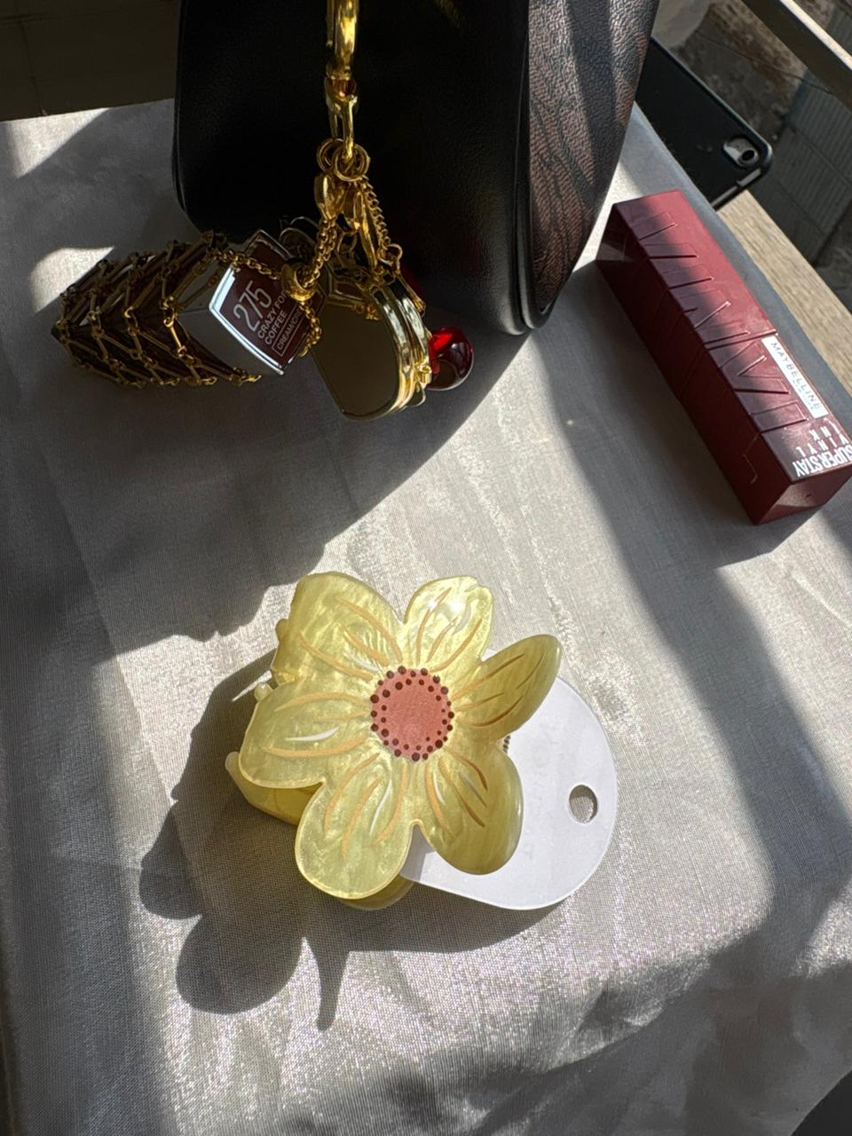 Butter Blossom Hair Claw 🌼