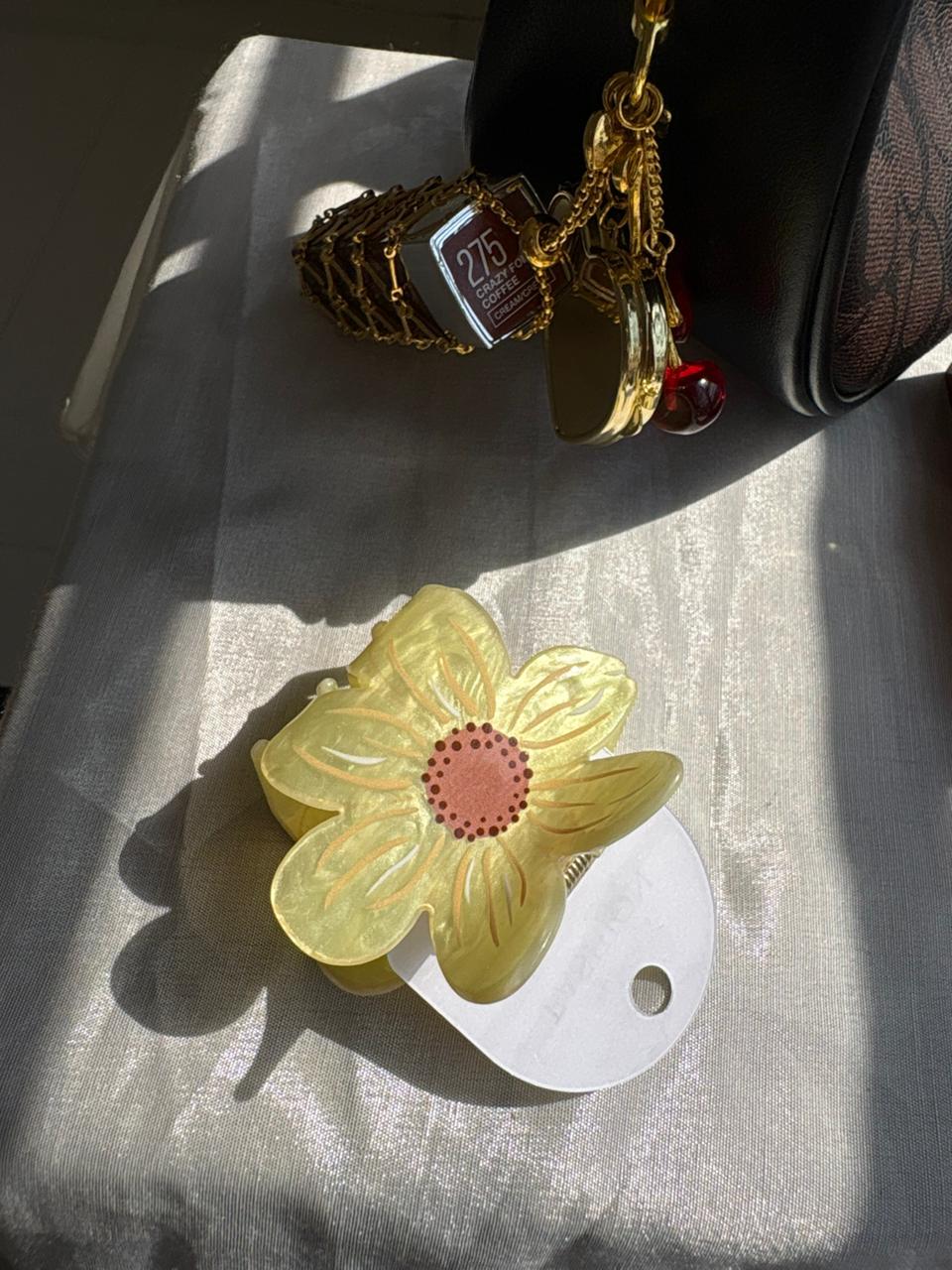 Butter Blossom Hair Claw 🌼