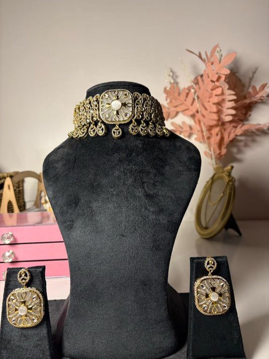 Royal Pearl Radiance Choker Set