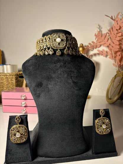 Royal Pearl Radiance Choker Set