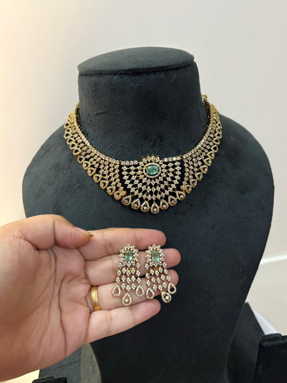 Emerald Luxe Net Choker Set