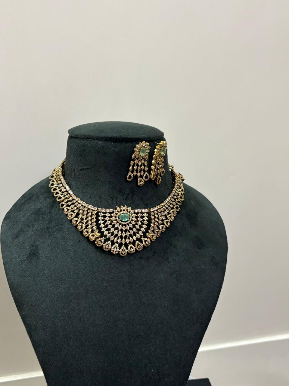 Emerald Luxe Net Choker Set