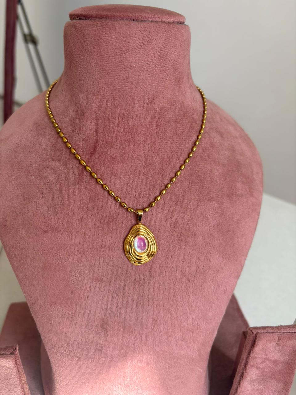 Iridescent Ripple Medallion