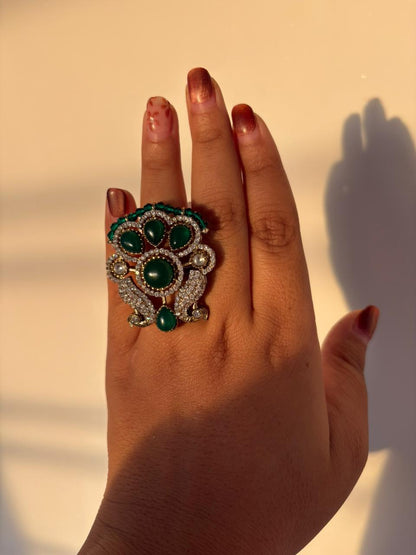 Aurevia Regal Ring 👑💚