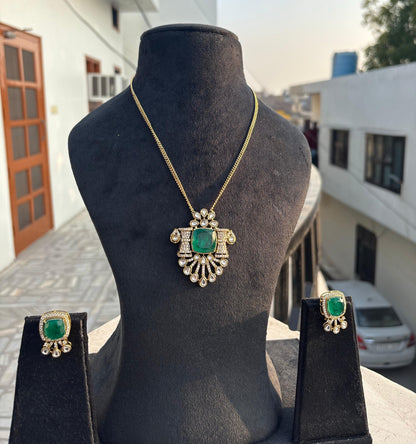 Emerald Royale Pendant Set