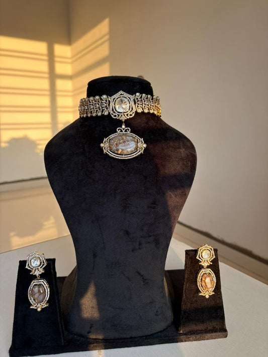 Regal Vintage Choker Set