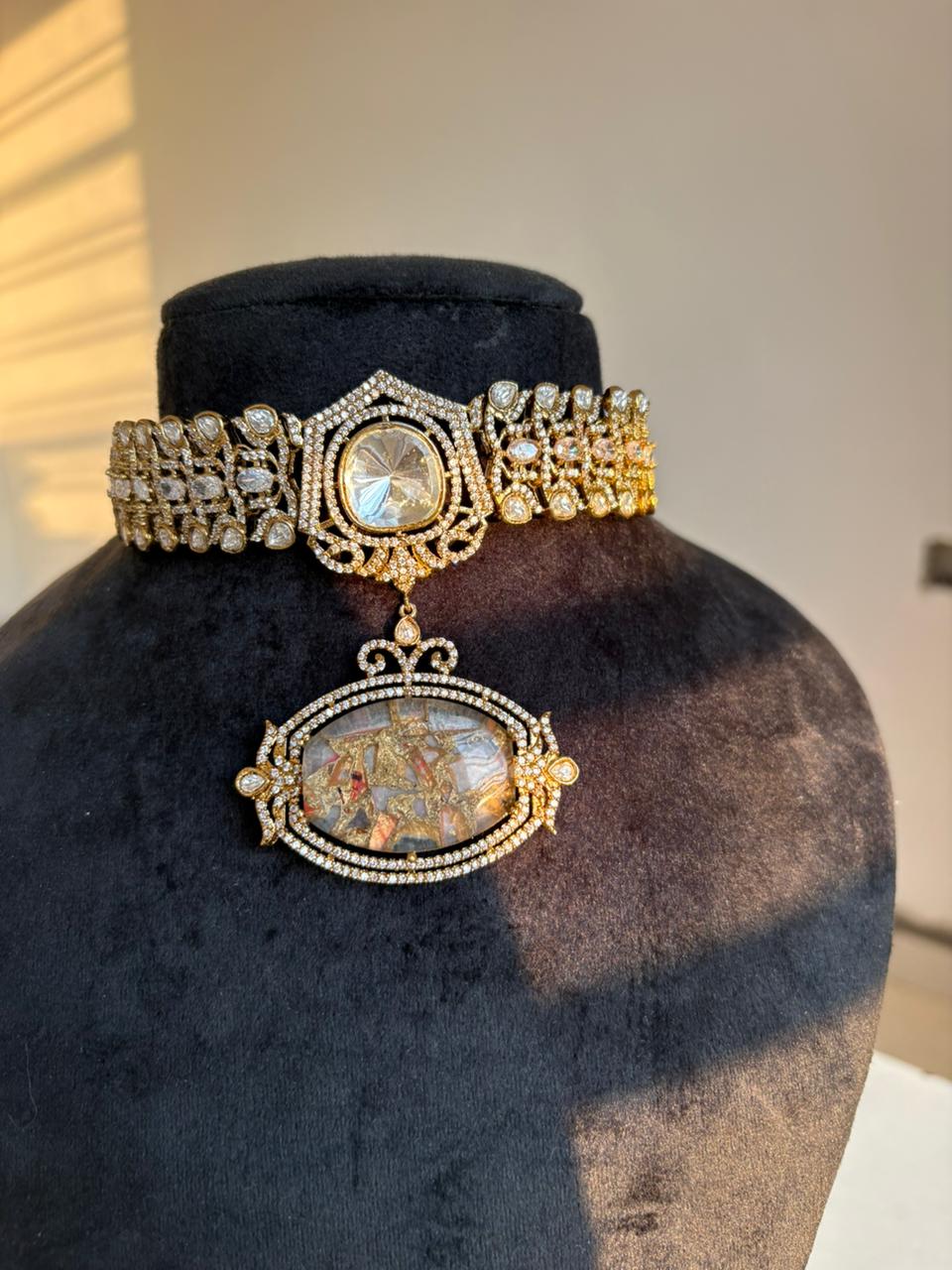 Regal Vintage Choker Set