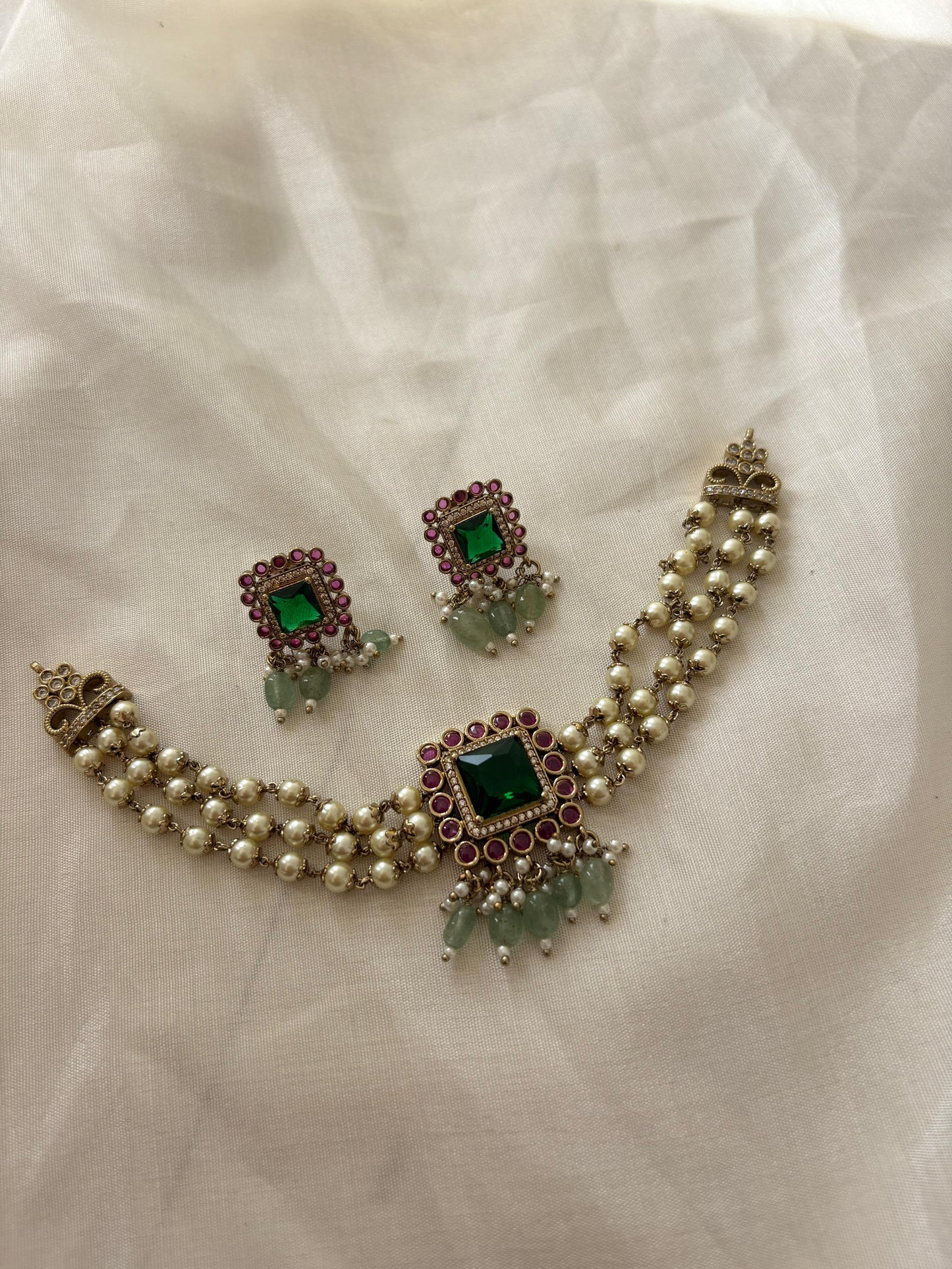 Emerald Rajwadi Pearl Choker Set