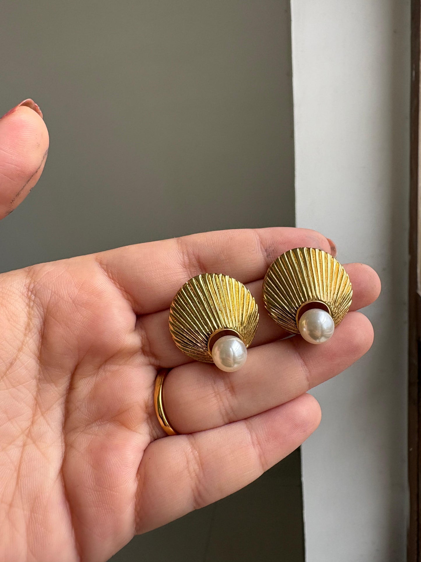 Aurora Shell Pearl Studs