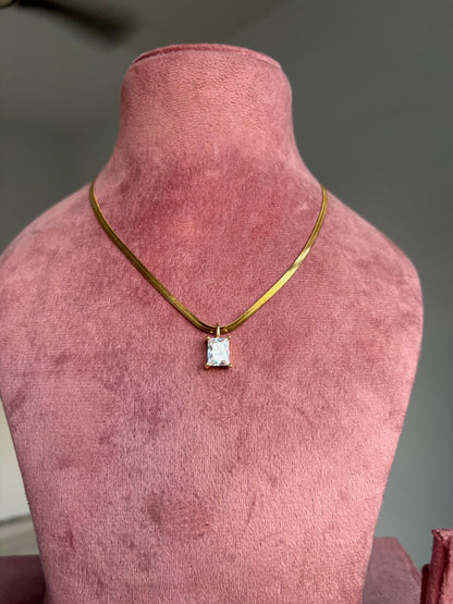 Classic Solitaire Gold Pendant