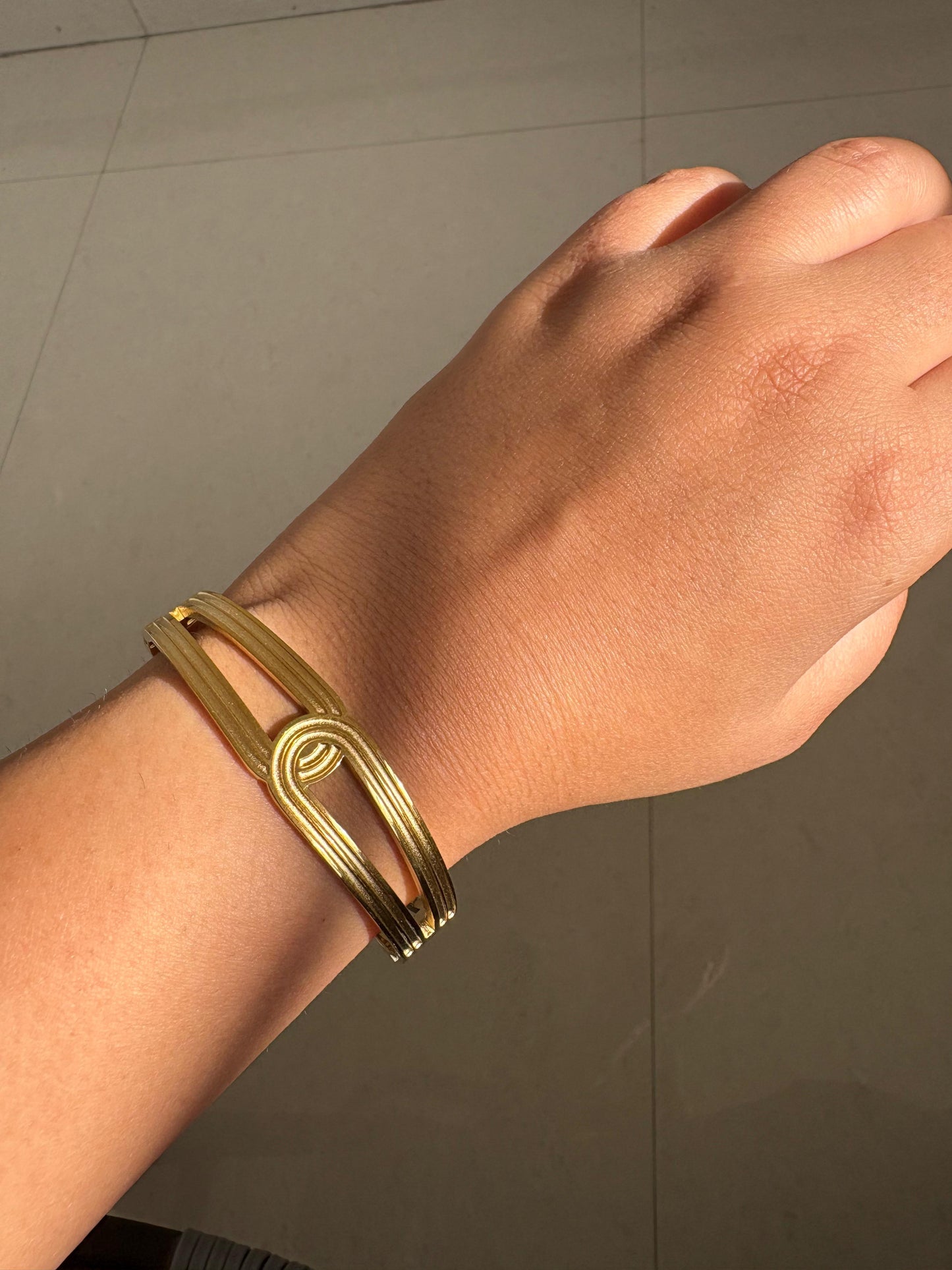 Minimal Arch Gold Cuff