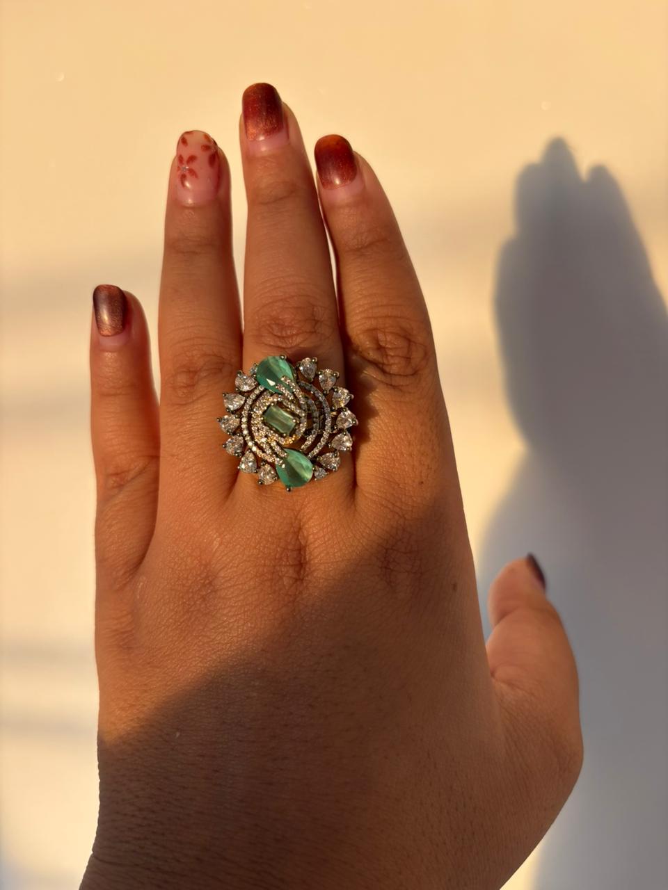 Meher Emerald Swirl Ring 💚💫