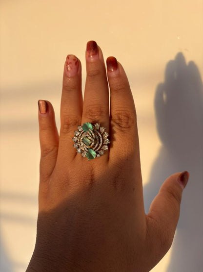 Meher Emerald Swirl Ring 💚💫