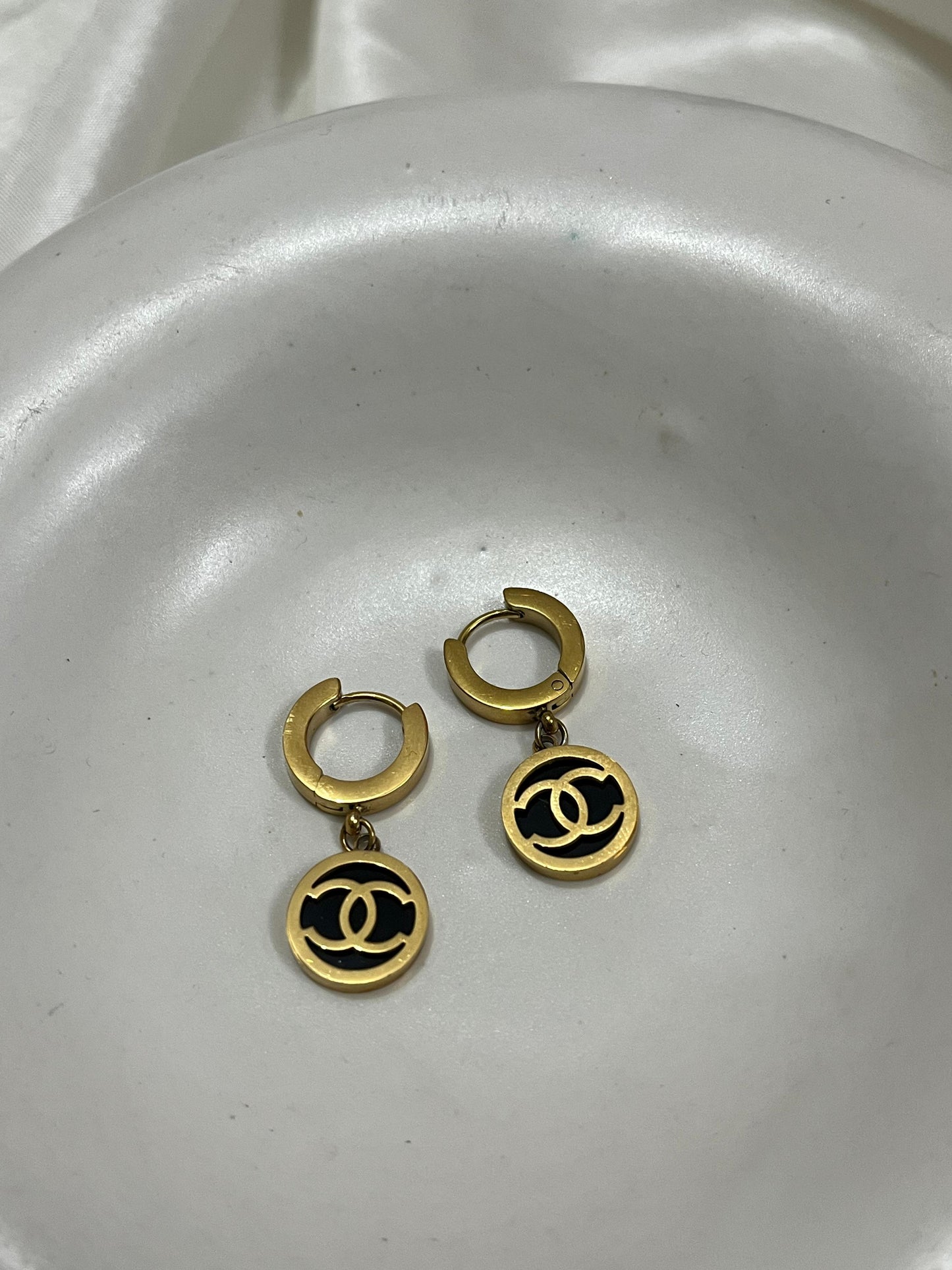 ChicLoop Earrings🖤💼