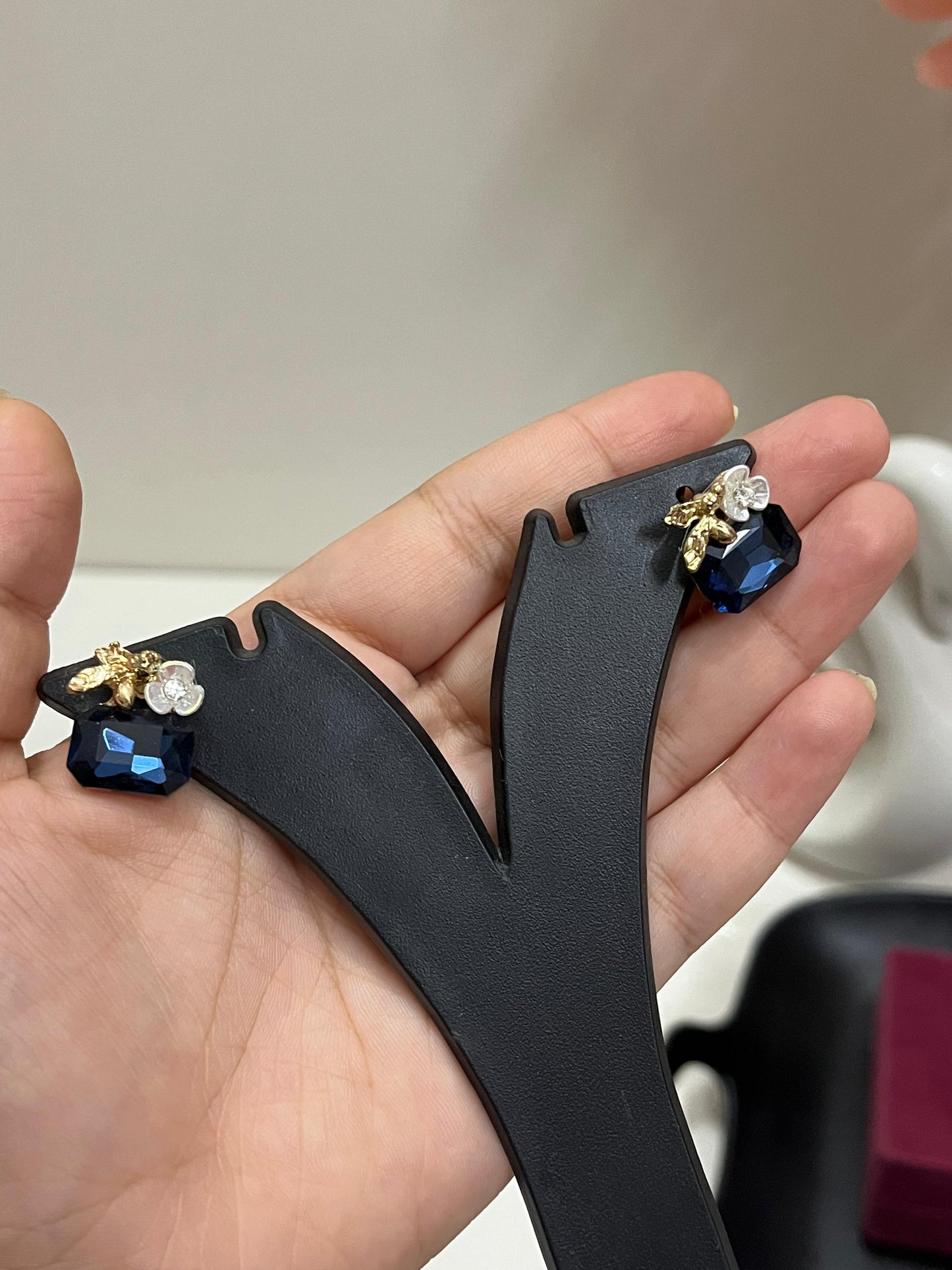 RoyalBuzz Earrings | Deep navy gem👑🐝