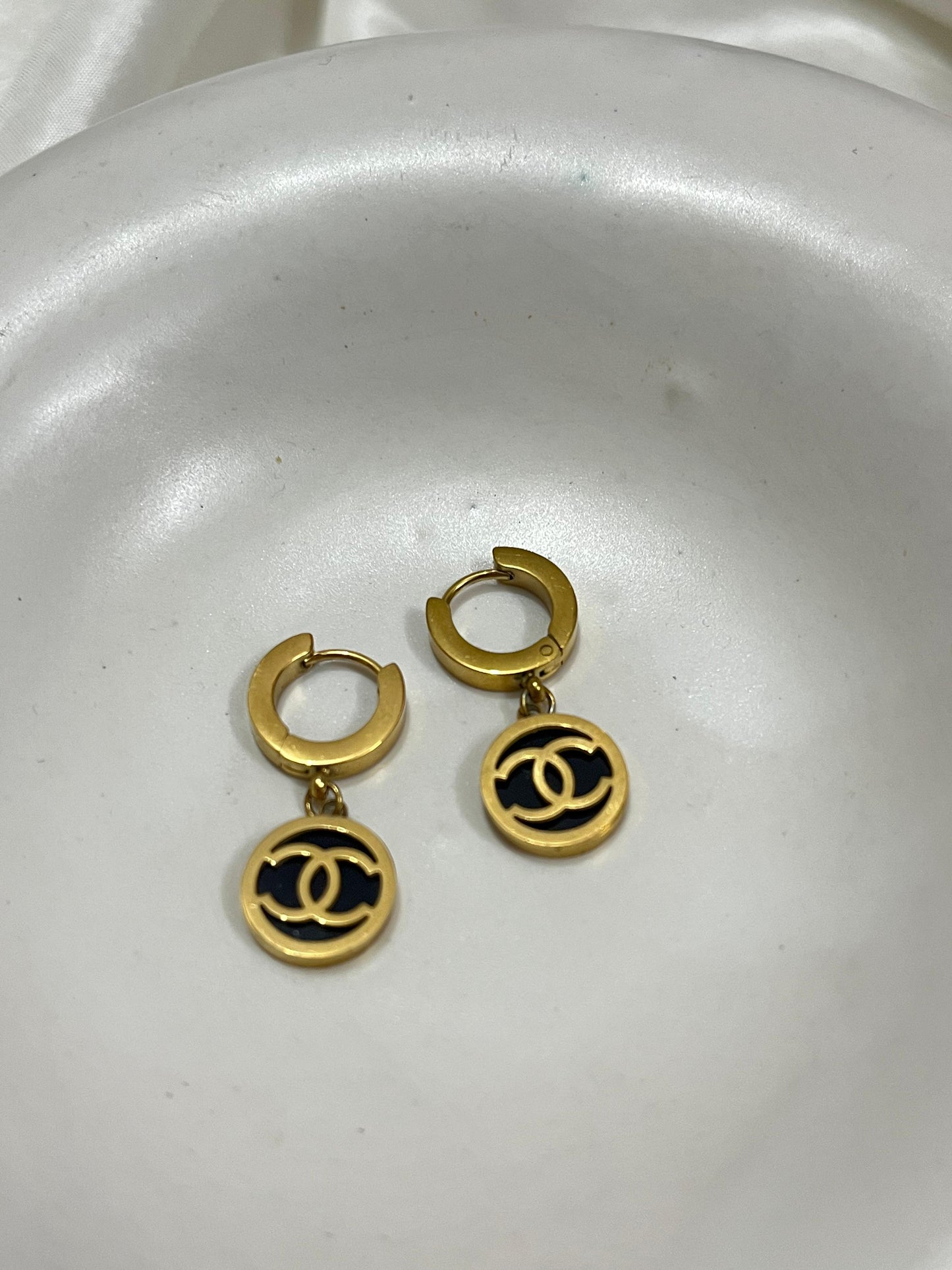 ChicLoop Earrings🖤💼