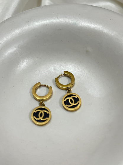 ChicLoop Earrings🖤💼