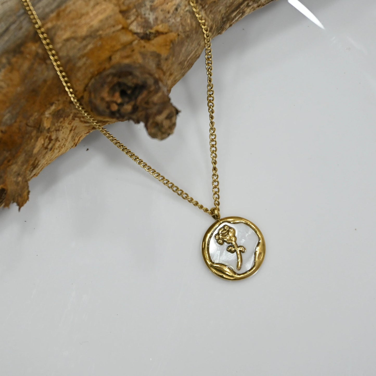 IvoryBloom Pendant 🌹⚪