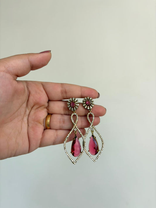 ❤️ Scarlet Elegance Teardrop Danglers 💎