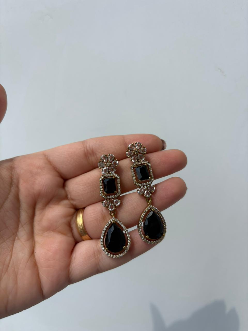 🖤 Midnight Luxe Teardrop Drops ✨