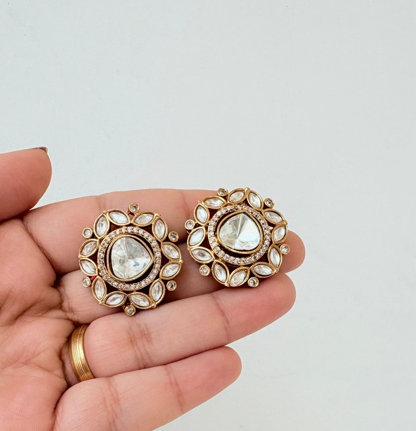 ✨ Aarohi Kundan Classic Studs 🤍