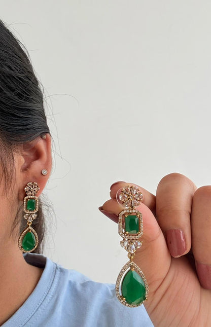 💚 Emerald Royale Drop Earrings 👑