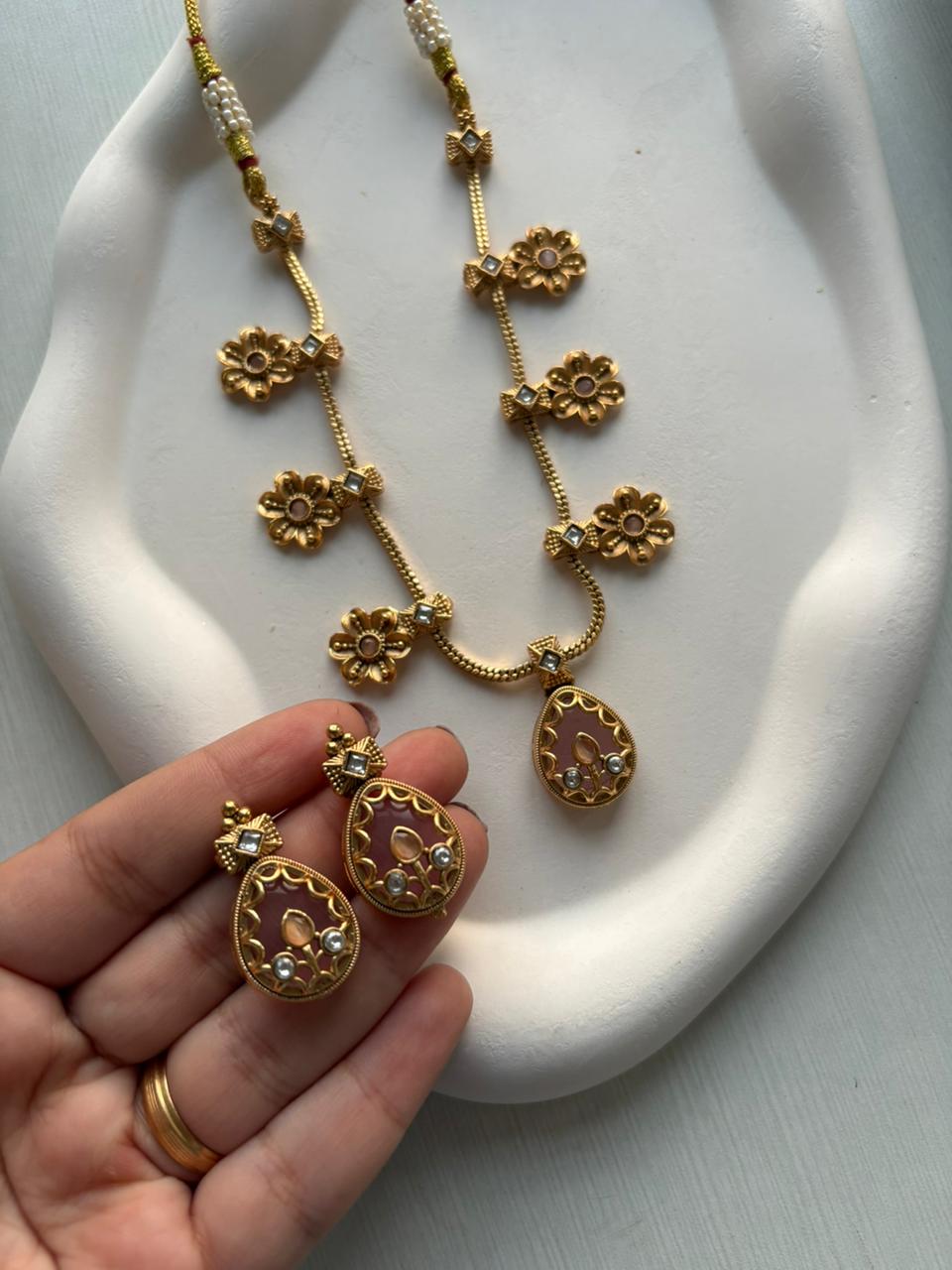 👑 Rajwadi Floral Drop Set 🌸