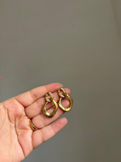 Golden Knot Luxe Drops