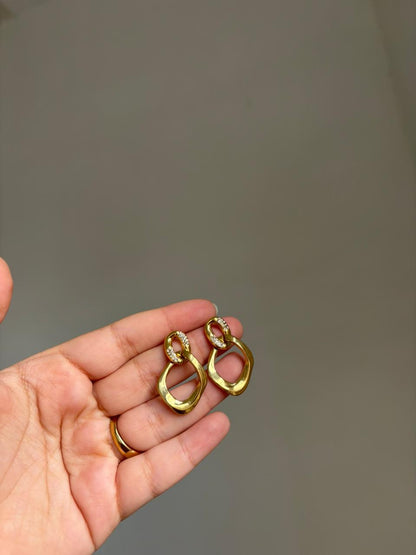 Golden Knot Luxe Drops